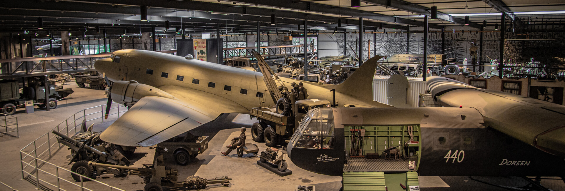 oorlogsmuseum - Militaire collectie met de C47 Skytrain en Horsa Glider