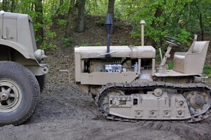 Leichter Raupenschlepper Famo Boxer